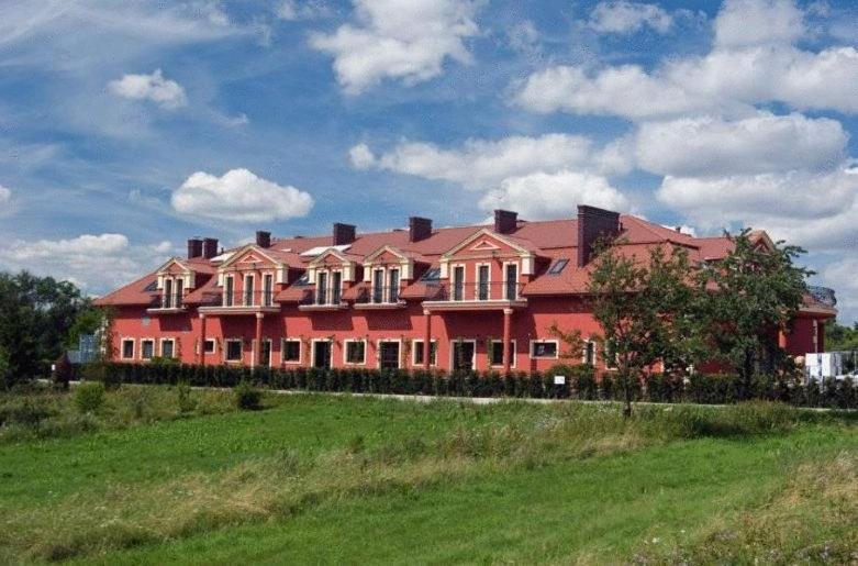 Hotel Milord Pułtusk Esterno foto